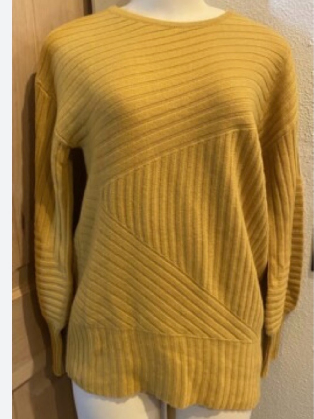 Neiman Marcus Mustard Yellow Cashmere Sweater